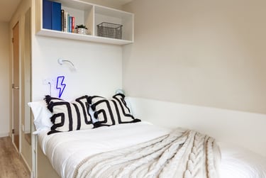 Bronze En Suite at The Barn, Bampfylde Street, Newtown, Exeter, EX12FQ - Image 8